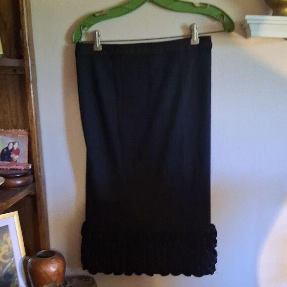 DOLCE & GABBANA Black Pencil Skirt with Ruffle Hem Size 40 Euro US Small - Picture 1 of 8